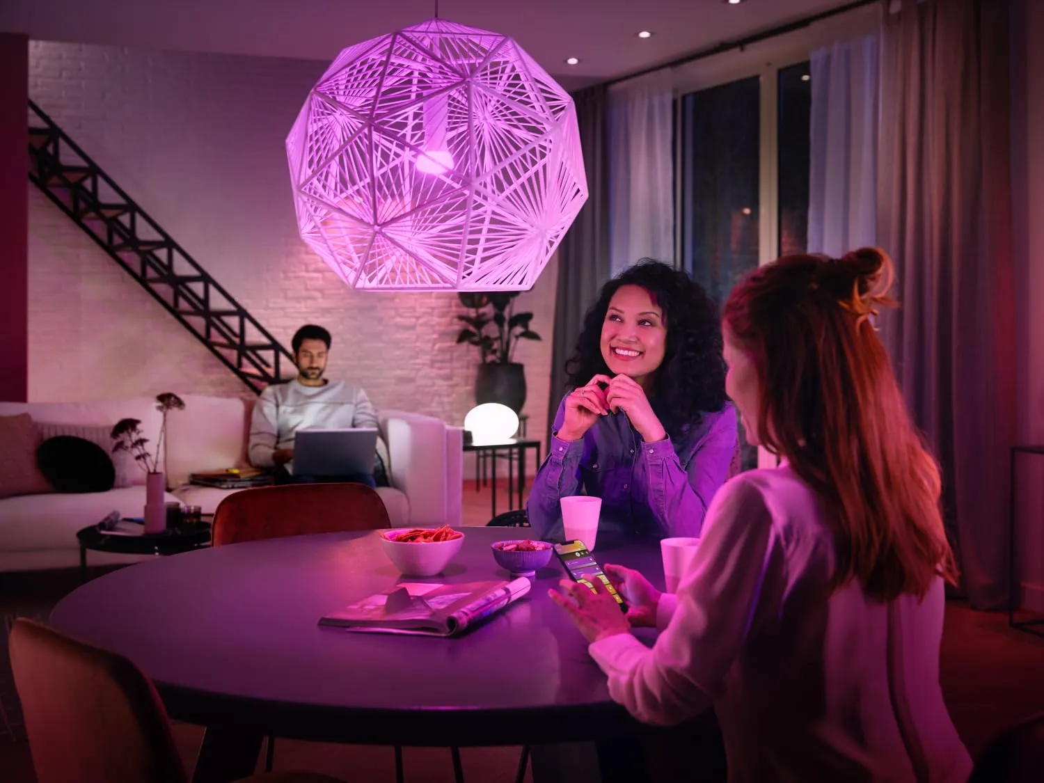 Philips Hue White and Color Ambiance kit ampoules E27 1100 lm avec pont